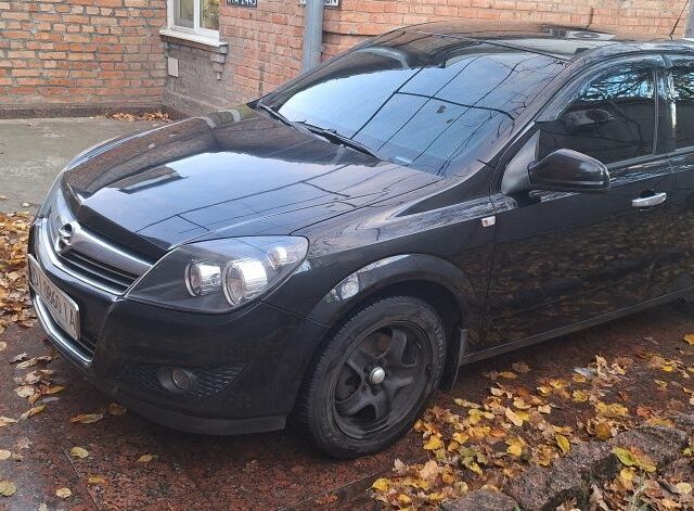 Черный Опель Астра, объемом двигателя 1.4 л и пробегом 173 тыс. км за 5500 $, фото 5 на Automoto.ua