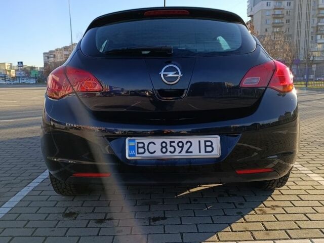 Черный Опель Астра, объемом двигателя 1.6 л и пробегом 249 тыс. км за 6500 $, фото 4 на Automoto.ua