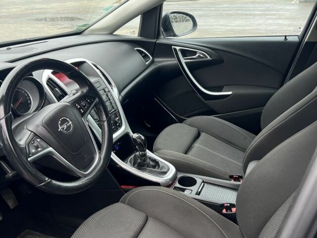 Черный Опель Астра, объемом двигателя 1.6 л и пробегом 240 тыс. км за 5399 $, фото 7 на Automoto.ua