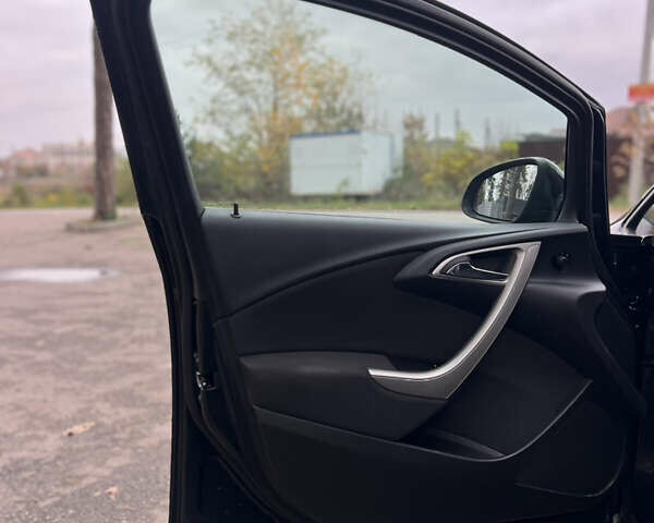 Черный Опель Астра, объемом двигателя 1.6 л и пробегом 174 тыс. км за 7500 $, фото 19 на Automoto.ua