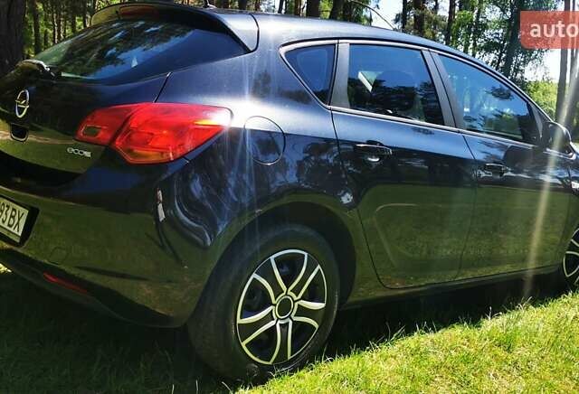 Опель Астра 2011 в Чернигове на Automoto.ua Черный Опель Астра, объемом двигателя 1.3 л и пробегом 330 тыс. км за 5200 $, фото 3 на Automoto.ua