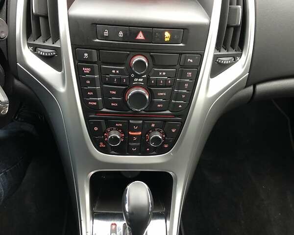 Черный Опель Астра, объемом двигателя 1.6 л и пробегом 138 тыс. км за 8990 $, фото 49 на Automoto.ua