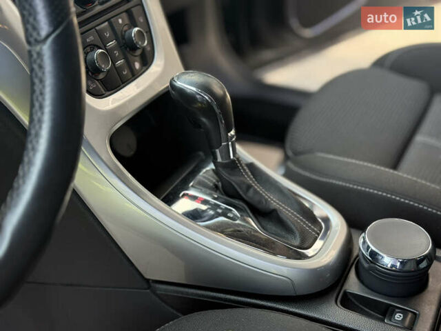 Черный Опель Астра, объемом двигателя 1.6 л и пробегом 127 тыс. км за 8950 $, фото 20 на Automoto.ua