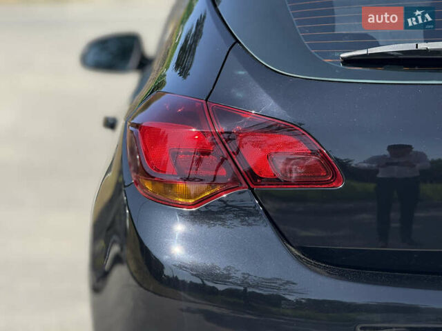 Черный Опель Астра, объемом двигателя 1.6 л и пробегом 127 тыс. км за 8950 $, фото 13 на Automoto.ua