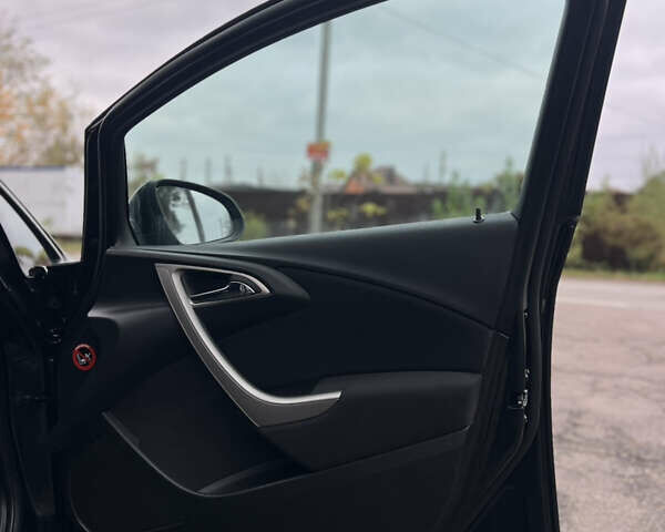 Черный Опель Астра, объемом двигателя 1.6 л и пробегом 174 тыс. км за 7500 $, фото 21 на Automoto.ua