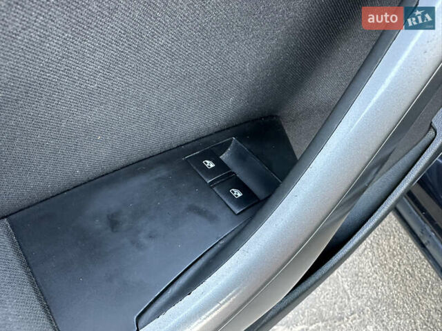 Чорний Опель Астра, об'ємом двигуна 1.7 л та пробігом 295 тис. км за 5999 $, фото 18 на Automoto.ua