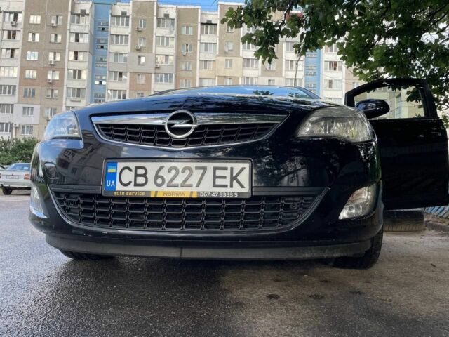 Черный Опель Астра, объемом двигателя 1.7 л и пробегом 245 тыс. км за 7300 $, фото 11 на Automoto.ua