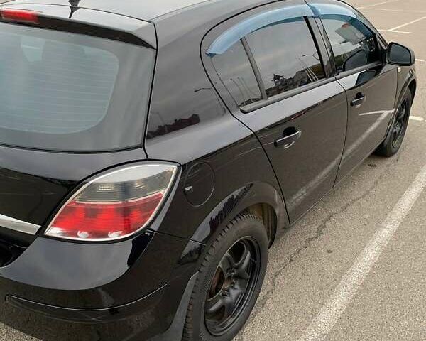 Черный Опель Астра, объемом двигателя 1.6 л и пробегом 122 тыс. км за 6500 $, фото 9 на Automoto.ua