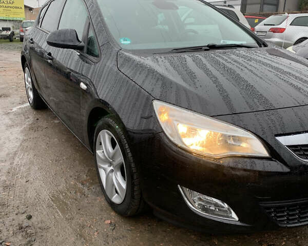 Черный Опель Астра, объемом двигателя 1.6 л и пробегом 245 тыс. км за 6600 $, фото 2 на Automoto.ua