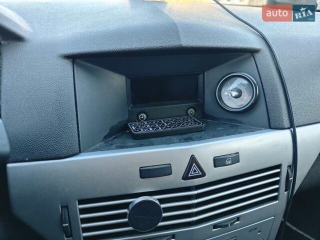 Чорний Опель Астра, об'ємом двигуна 1.36 л та пробігом 261 тис. км за 6900 $, фото 8 на Automoto.ua