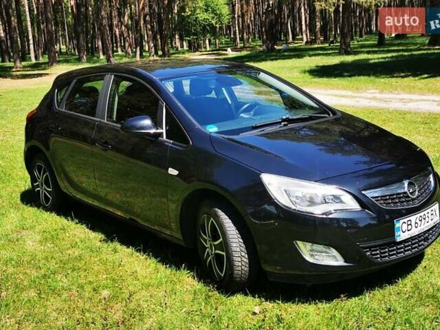 Опель Астра 2011 в Чернигове на Automoto.ua Черный Опель Астра, объемом двигателя 1.3 л и пробегом 330 тыс. км за 5200 $, фото 2 на Automoto.ua