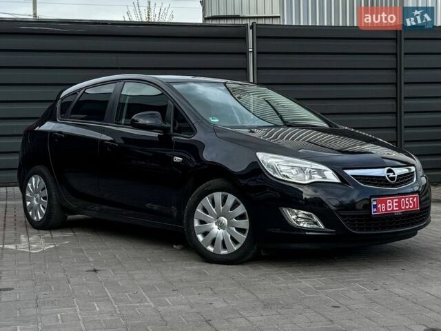 Черный Опель Астра, объемом двигателя 1.6 л и пробегом 190 тыс. км за 7200 $, фото 12 на Automoto.ua