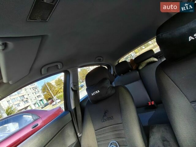 Черный Опель Астра, объемом двигателя 1.6 л и пробегом 253 тыс. км за 5200 $, фото 5 на Automoto.ua