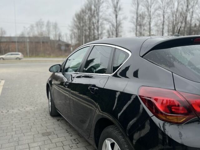 Черный Опель Астра, объемом двигателя 1.6 л и пробегом 240 тыс. км за 5399 $, фото 5 на Automoto.ua