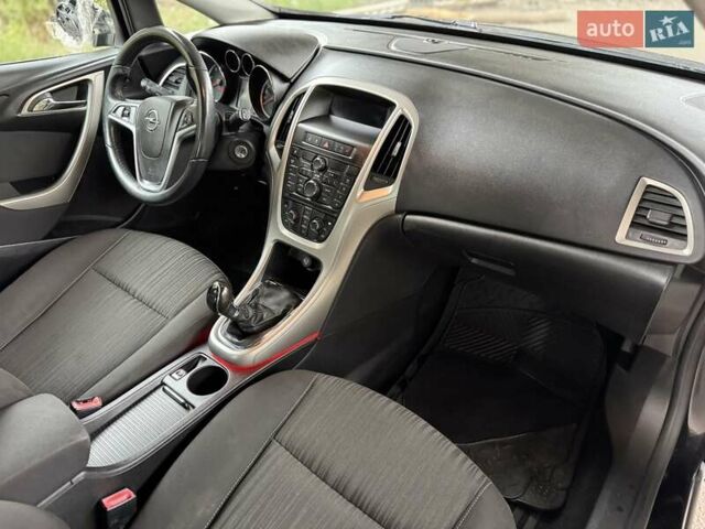 Черный Опель Астра, объемом двигателя 1.69 л и пробегом 249 тыс. км за 3950 $, фото 10 на Automoto.ua