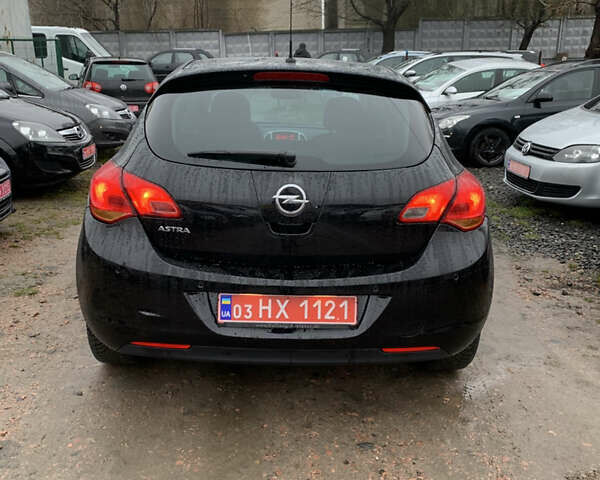 Черный Опель Астра, объемом двигателя 1.6 л и пробегом 245 тыс. км за 6600 $, фото 3 на Automoto.ua