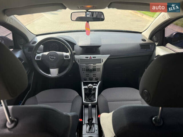 Черный Опель Астра, объемом двигателя 1.6 л и пробегом 169 тыс. км за 7250 $, фото 38 на Automoto.ua