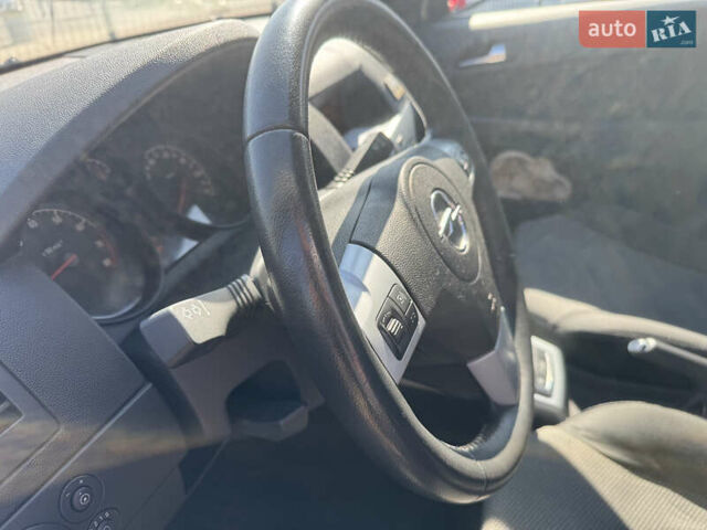 Черный Опель Астра, объемом двигателя 1.6 л и пробегом 130 тыс. км за 6990 $, фото 13 на Automoto.ua