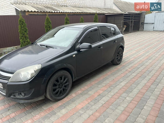 Черный Опель Астра, объемом двигателя 1.6 л и пробегом 125 тыс. км за 5000 $, фото 1 на Automoto.ua