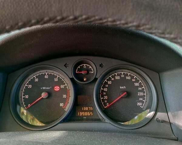 Черный Опель Астра, объемом двигателя 1.6 л и пробегом 140 тыс. км за 6100 $, фото 2 на Automoto.ua