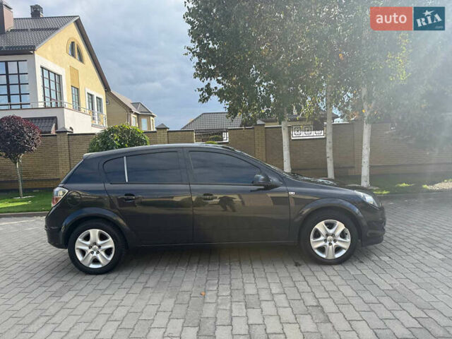 Черный Опель Астра, объемом двигателя 1.6 л и пробегом 169 тыс. км за 7250 $, фото 7 на Automoto.ua