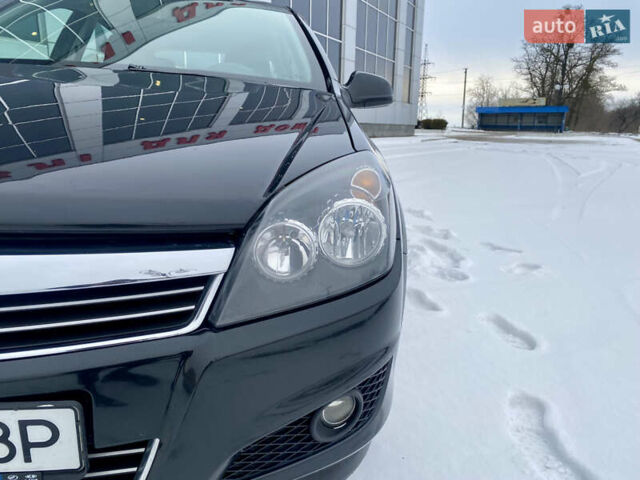 Черный Опель Астра, объемом двигателя 1.6 л и пробегом 134 тыс. км за 6400 $, фото 12 на Automoto.ua