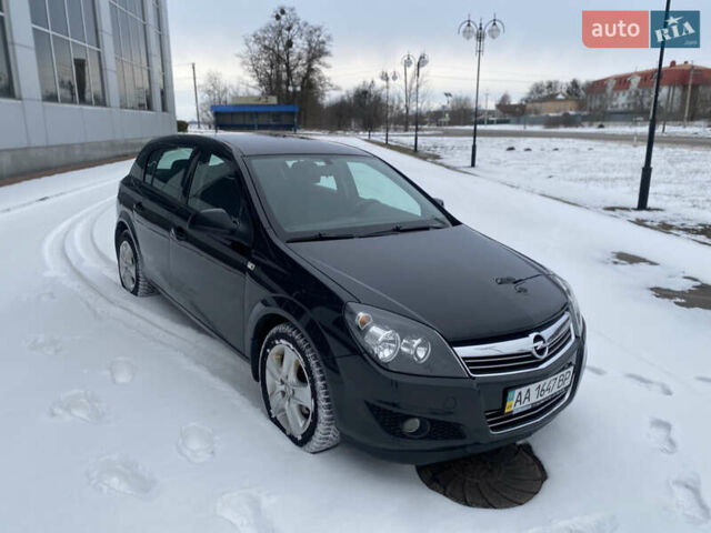 Черный Опель Астра, объемом двигателя 1.6 л и пробегом 134 тыс. км за 6400 $, фото 2 на Automoto.ua