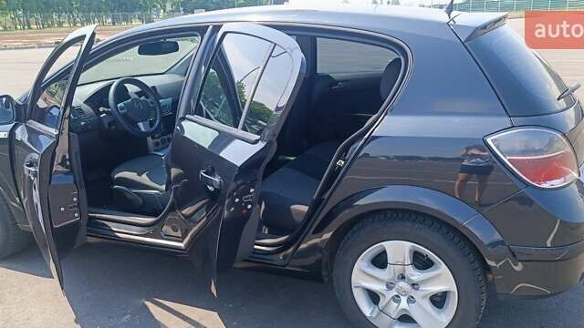 Чорний Опель Астра, об'ємом двигуна 1.6 л та пробігом 130 тис. км за 10000 $, фото 2 на Automoto.ua