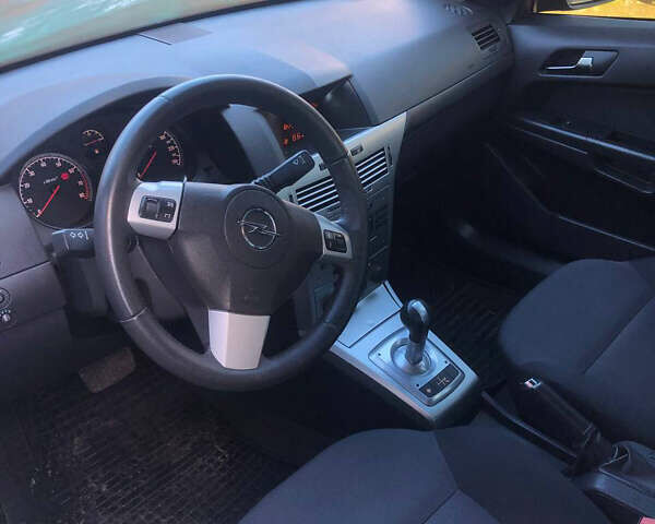 Черный Опель Астра, объемом двигателя 1.6 л и пробегом 69 тыс. км за 6900 $, фото 9 на Automoto.ua