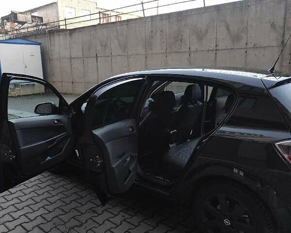 Черный Опель Астра, объемом двигателя 1.6 л и пробегом 102 тыс. км за 6700 $, фото 5 на Automoto.ua