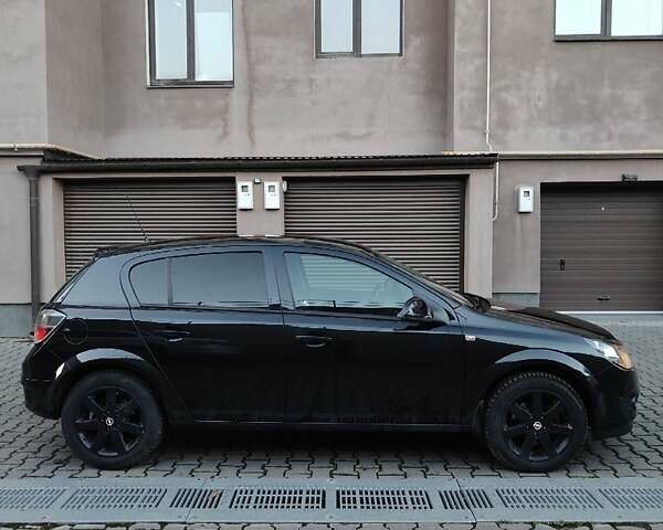 Черный Опель Астра, объемом двигателя 1.6 л и пробегом 102 тыс. км за 6700 $, фото 3 на Automoto.ua