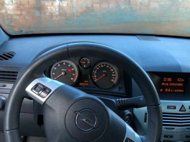 Черный Опель Астра, объемом двигателя 1.6 л и пробегом 69 тыс. км за 6900 $, фото 9 на Automoto.ua