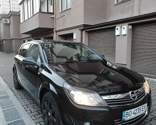 Черный Опель Астра, объемом двигателя 1.6 л и пробегом 102 тыс. км за 6700 $, фото 2 на Automoto.ua