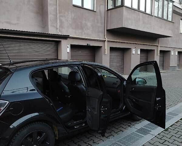 Черный Опель Астра, объемом двигателя 1.6 л и пробегом 102 тыс. км за 6700 $, фото 6 на Automoto.ua