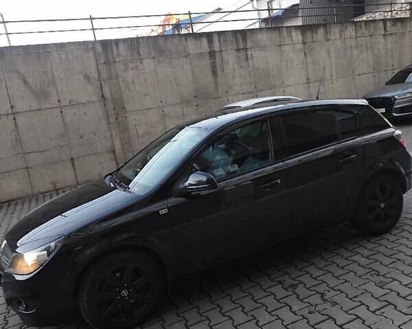 Черный Опель Астра, объемом двигателя 1.6 л и пробегом 102 тыс. км за 6700 $, фото 4 на Automoto.ua