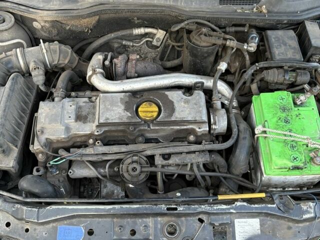 Чорний Опель Астра, об'ємом двигуна 0 л та пробігом 400 тис. км за 846 $, фото 4 на Automoto.ua