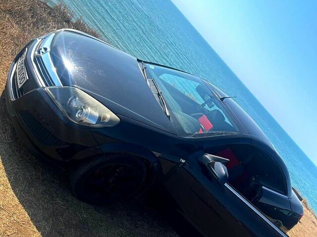 Черный Опель Астра, объемом двигателя 1.8 л и пробегом 230 тыс. км за 4950 $, фото 3 на Automoto.ua