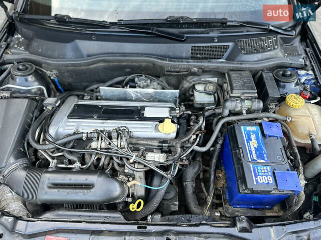 Чорний Опель Астра, об'ємом двигуна 2.2 л та пробігом 286 тис. км за 3100 $, фото 12 на Automoto.ua