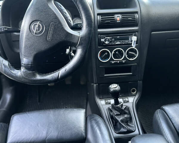 Чорний Опель Астра, об'ємом двигуна 2.2 л та пробігом 286 тис. км за 3100 $, фото 8 на Automoto.ua