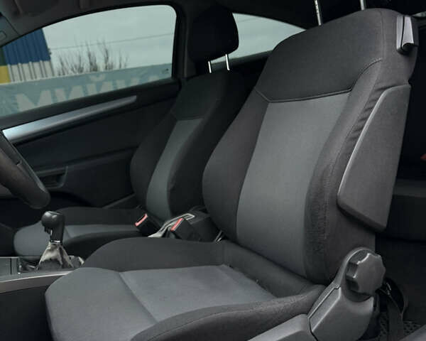 Черный Опель Астра, объемом двигателя 1.6 л и пробегом 215 тыс. км за 3999 $, фото 25 на Automoto.ua