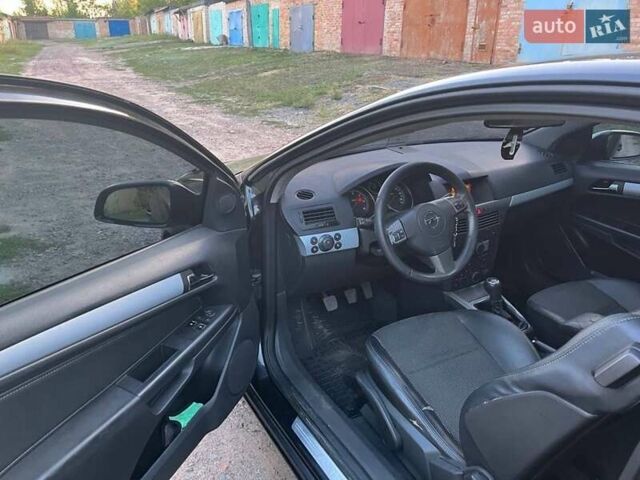 Черный Опель Астра, объемом двигателя 1.7 л и пробегом 320 тыс. км за 4500 $, фото 8 на Automoto.ua