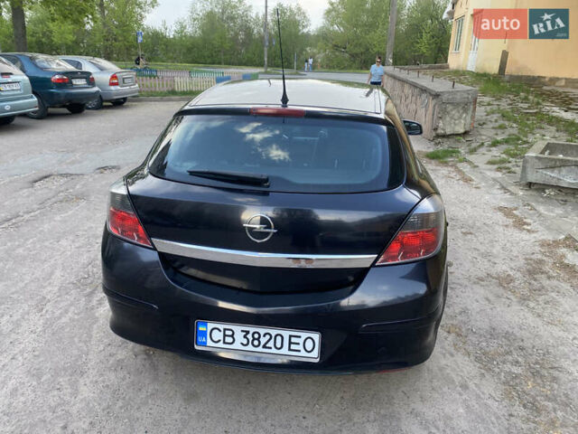 Черный Опель Астра, объемом двигателя 1.8 л и пробегом 257 тыс. км за 4800 $, фото 3 на Automoto.ua
