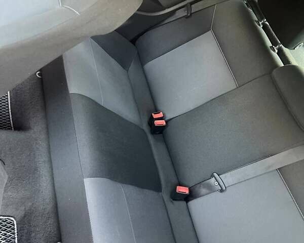 Черный Опель Астра, объемом двигателя 1.4 л и пробегом 234 тыс. км за 4400 $, фото 13 на Automoto.ua