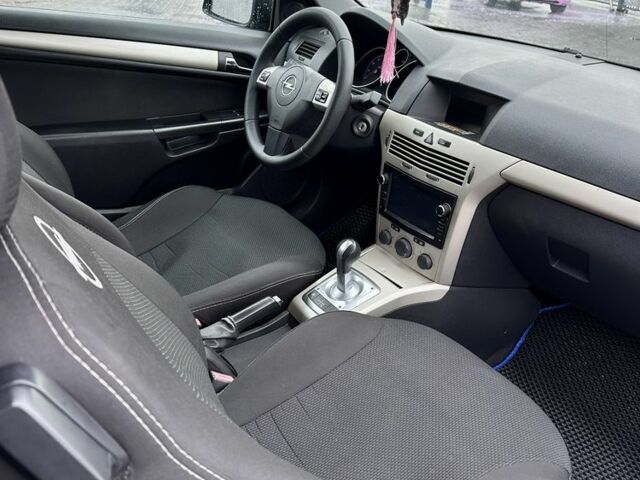 Черный Опель Астра, объемом двигателя 1.6 л и пробегом 201 тыс. км за 5300 $, фото 4 на Automoto.ua