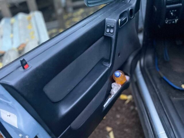 Черный Опель Астра, объемом двигателя 2 л и пробегом 300 тыс. км за 1300 $, фото 6 на Automoto.ua