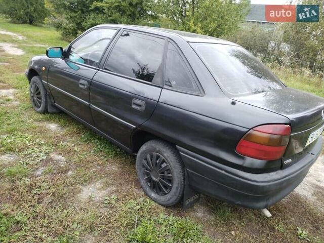 Черный Опель Астра, объемом двигателя 1.4 л и пробегом 270 тыс. км за 1750 $, фото 4 на Automoto.ua