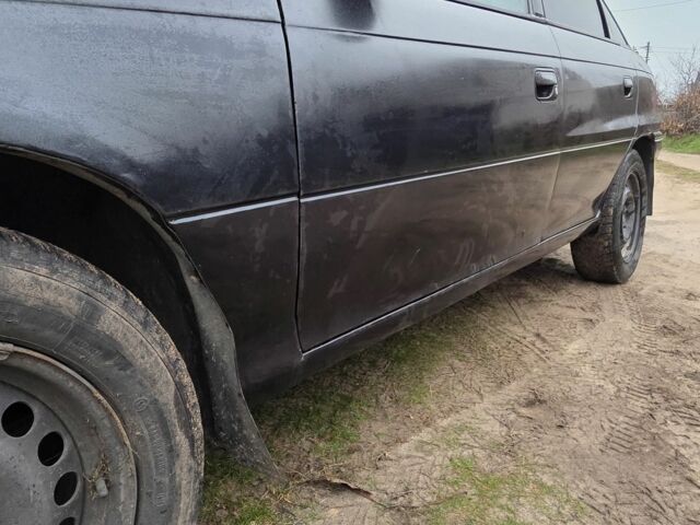 Чорний Опель Астра, об'ємом двигуна 1.6 л та пробігом 350 тис. км за 1800 $, фото 3 на Automoto.ua