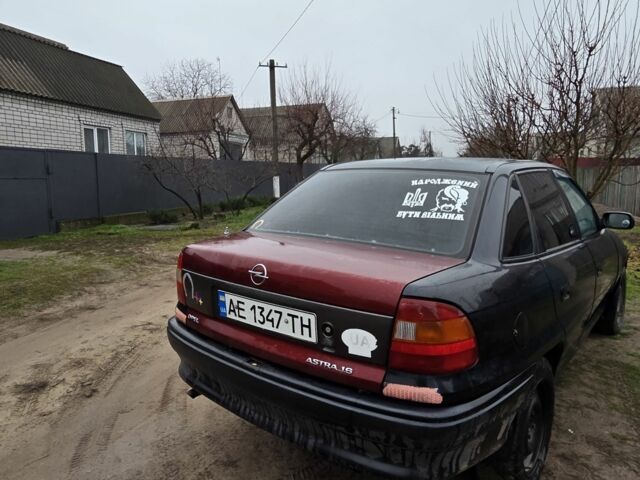 Чорний Опель Астра, об'ємом двигуна 1.6 л та пробігом 350 тис. км за 1800 $, фото 4 на Automoto.ua