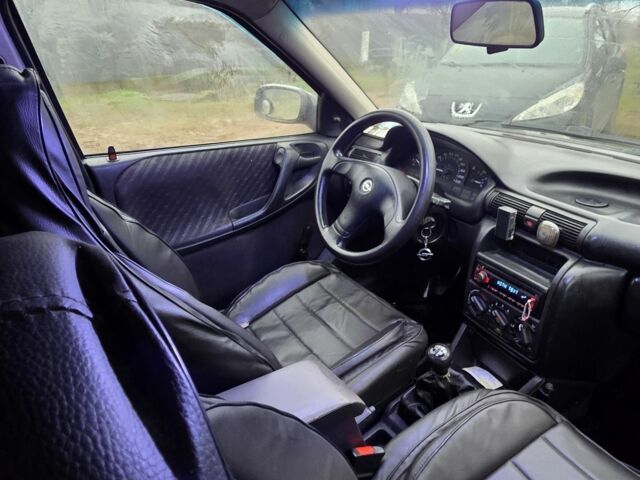 Чорний Опель Астра, об'ємом двигуна 1.6 л та пробігом 350 тис. км за 1800 $, фото 9 на Automoto.ua