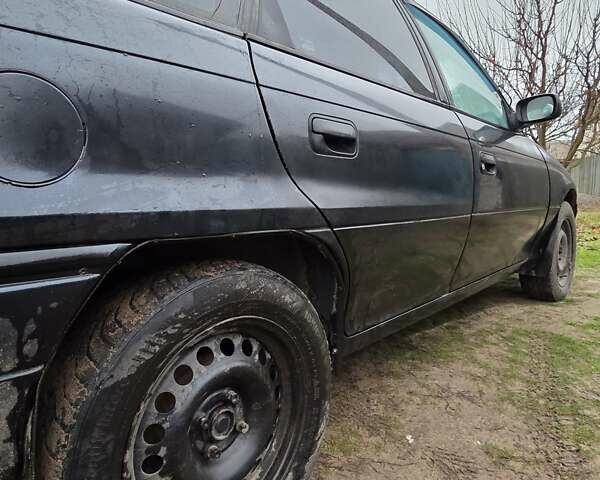 Чорний Опель Астра, об'ємом двигуна 1.6 л та пробігом 394 тис. км за 1800 $, фото 6 на Automoto.ua